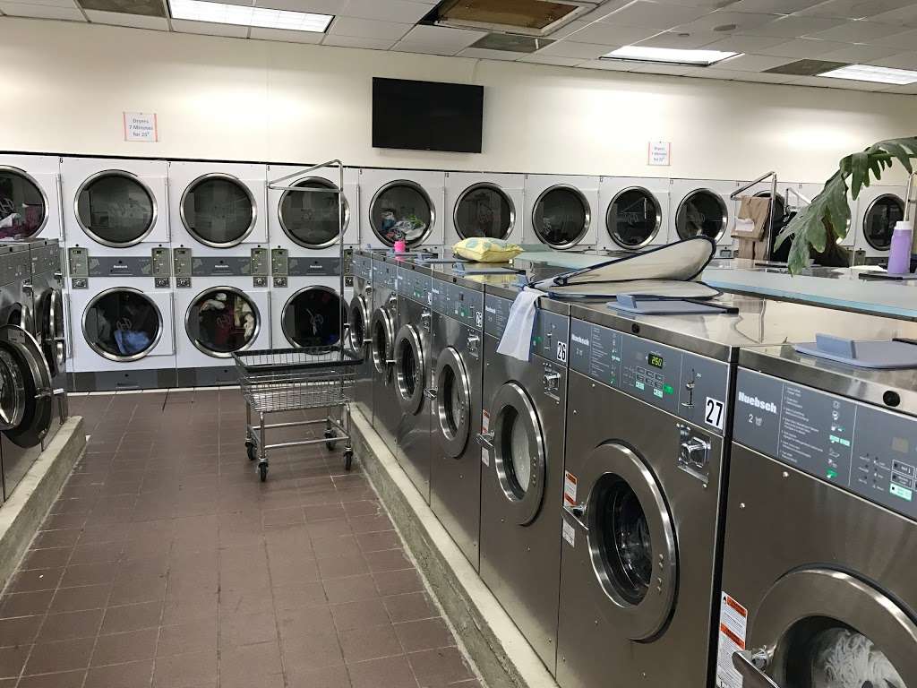 Laundry Hut | 3600 Park Ave, South Plainfield, NJ 07080, USA | Phone: (732) 645-7914