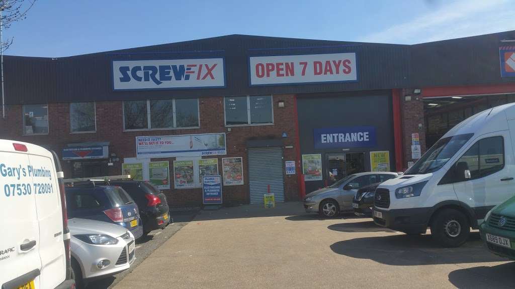 Screwfix | 73, Capitol Industrial Park, Colindale Ave, London NW9 0EQ, UK | Phone: 0333 011 2112