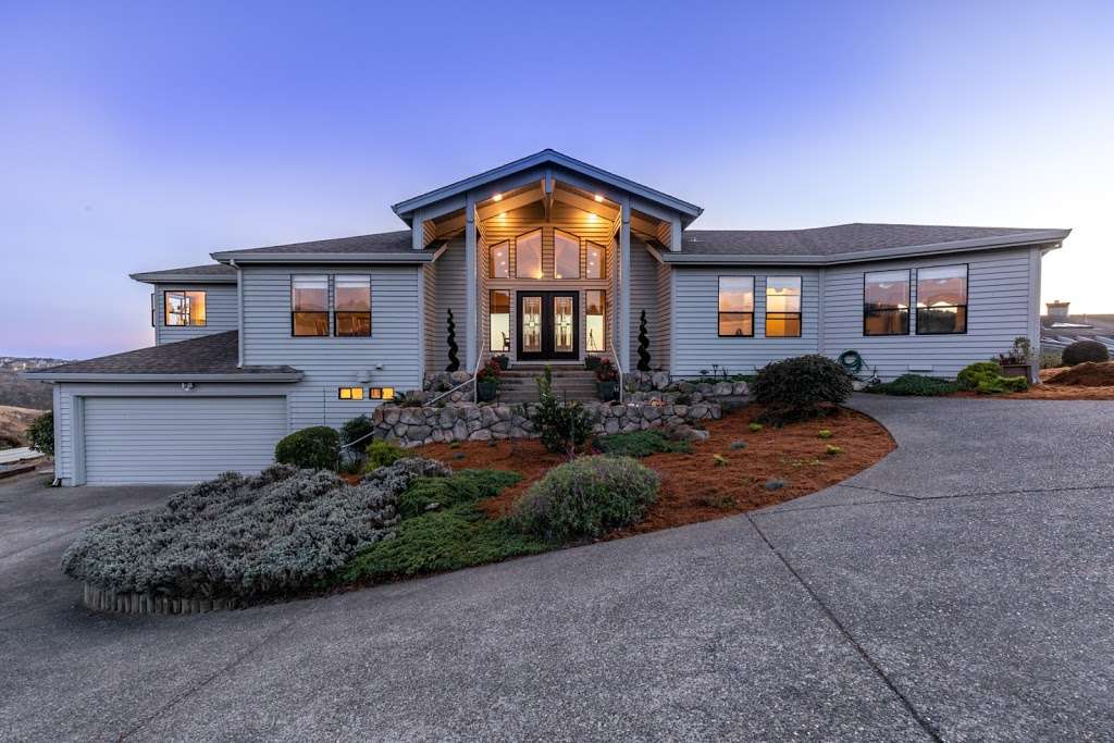 Travis Vail- Coldwell Banker Bodega Bay | 1400 CA-1 Suite E, Bodega Bay, CA 94923, USA | Phone: (707) 236-2613