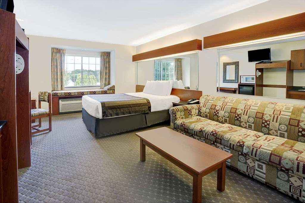Microtel Inn & Suites by Wyndham Indianapolis Airport | 5815 Rockville Rd, Indianapolis, IN 46224, USA | Phone: (317) 247-9703
