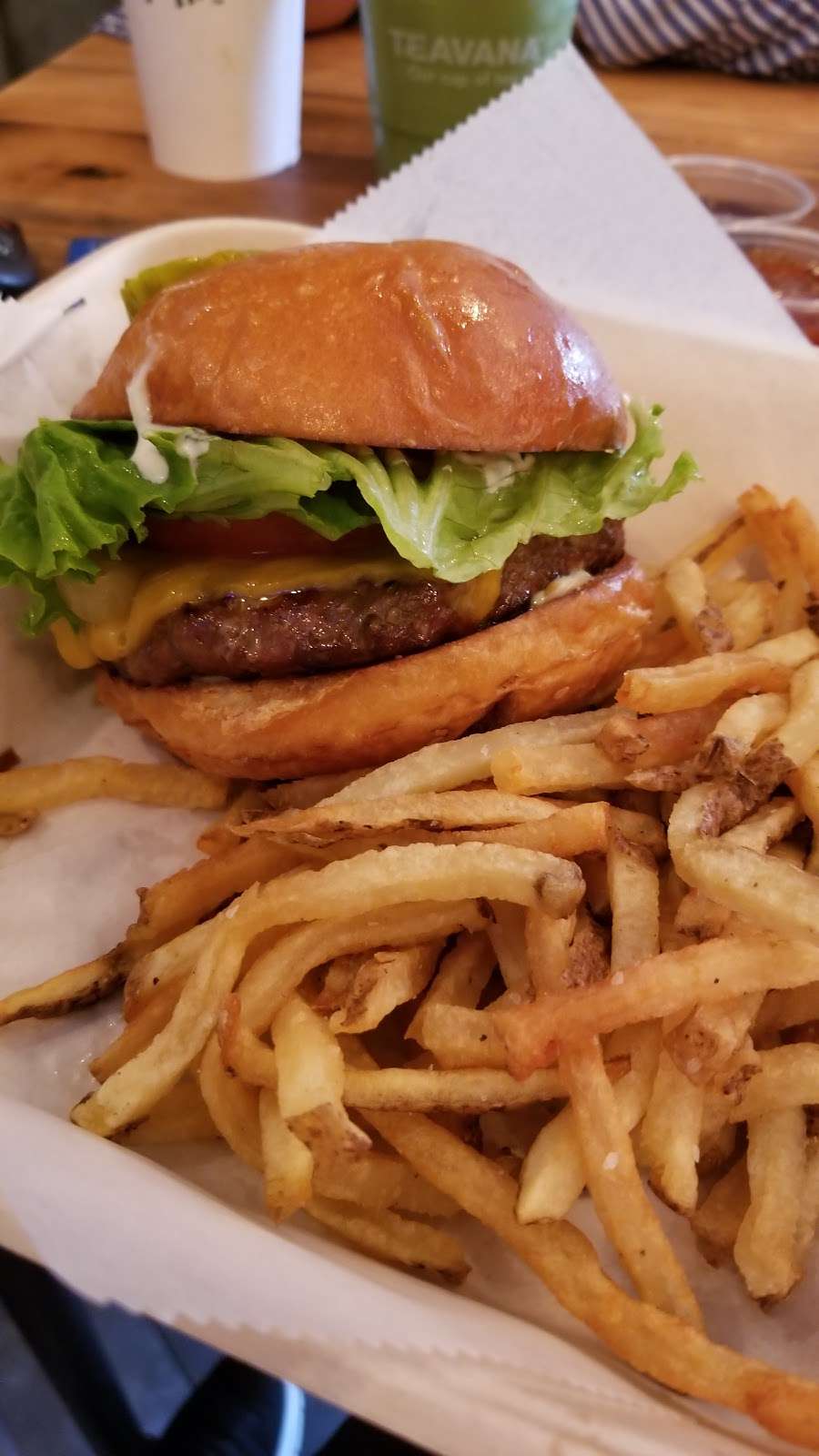 Burger Lab - restaurant  | Photo 7 of 10 | Address: 29-04 Ditmars Blvd, Long Island City, NY 11105, USA | Phone: (929) 454-8825