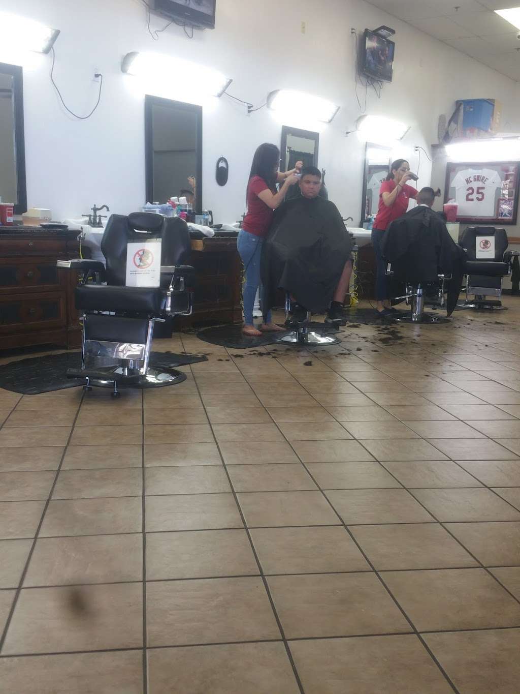 Da Barber Shop | 10740 W Lower Buckeye Rd, Avondale, AZ 85323, USA | Phone: (623) 474-7628