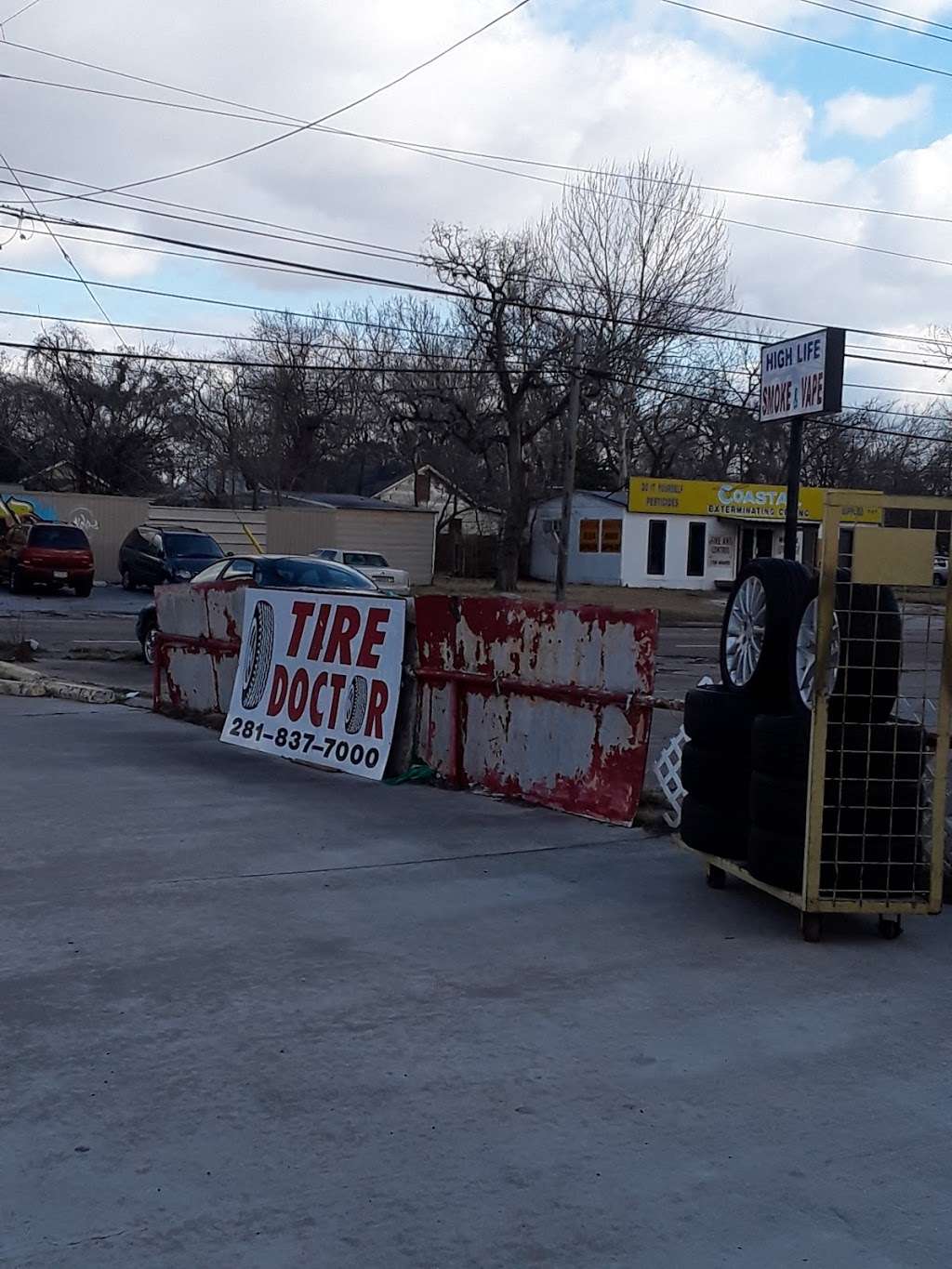 Tire Doctor | 1705 N Main St, Baytown, TX 77520, USA | Phone: (281) 837-7000