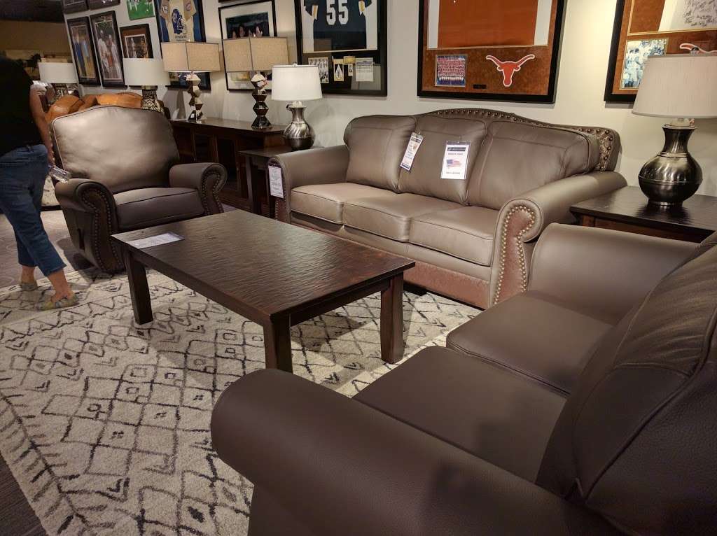 Gallery Furniture | 7227 West Grand Parkway South, Richmond, TX 77407, USA | Phone: (281) 407-7161