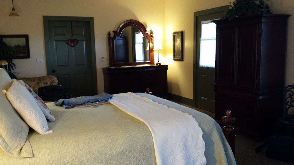 Marydale Inn Bed & Breakfast | 17287 232nd St, Jameson, MO 64647, USA | Phone: (660) 828-4541