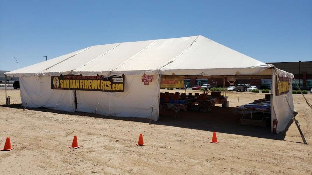 Black Cat / San Tan Fireworks | N 99th Ave &, W Van Buren St, Tolleson, AZ 85353, USA | Phone: (208) 206-1786