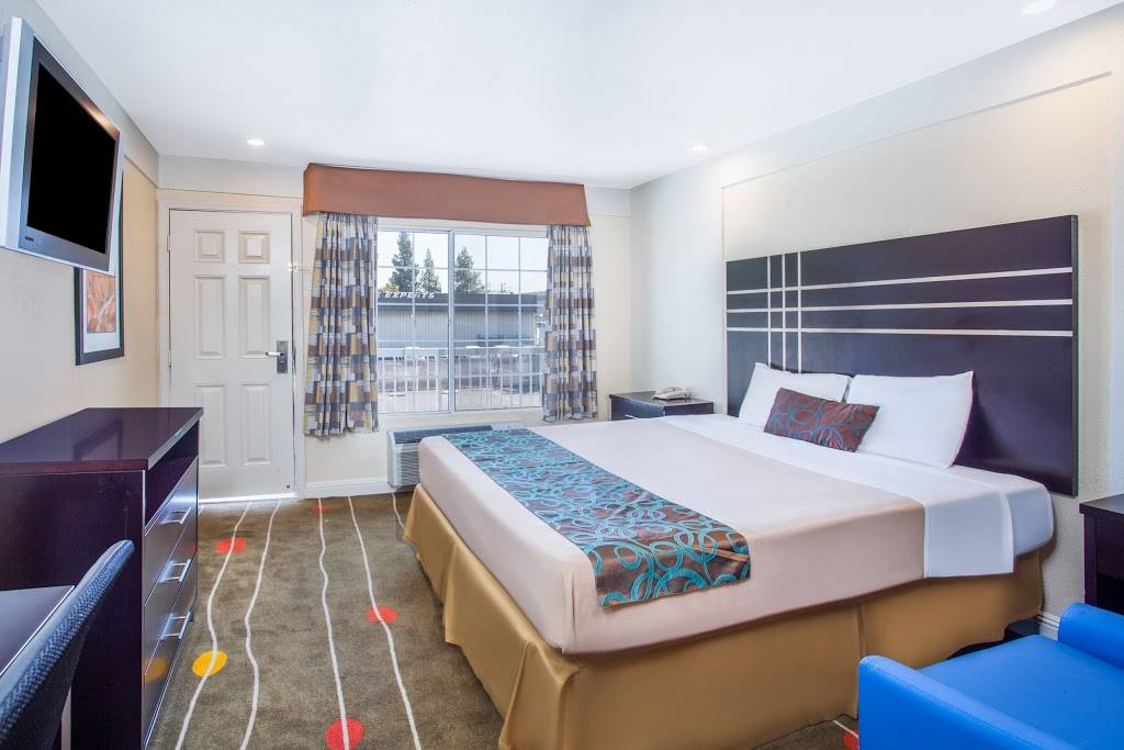 Travelodge by Wyndham Fresno Yosemite Area | 3876 N Blackstone Ave, Fresno, CA 93726, USA | Phone: (559) 229-9840