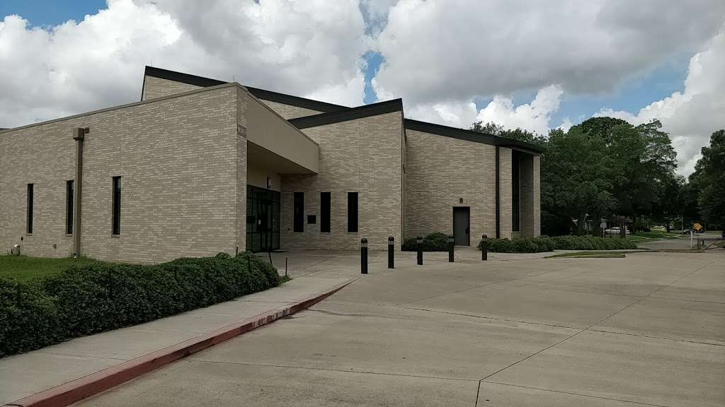 St Benedict Catholic Church | 4025 Grapevine St, Houston, TX 77045 | Phone: (713) 433-9836