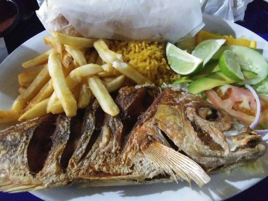 Mariscos La Marina | 920 N, I-35E, Lancaster, TX 75146, USA | Phone: (972) 230-3100