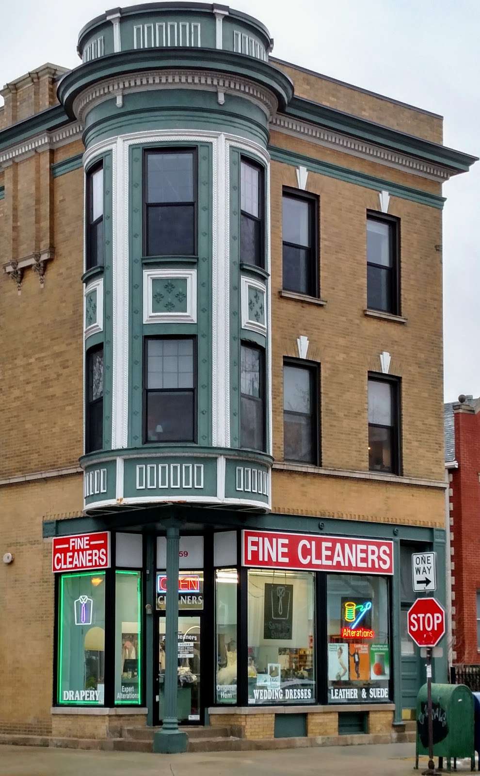 Fine Cleaners | 3059 N Southport Ave, Chicago, IL 60657, USA | Phone: (773) 975-8100