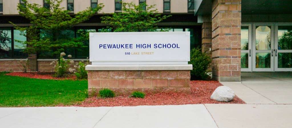 Pewaukee High School | 510 Lake St, Pewaukee, WI 53072, USA | Phone: (262) 695-5017