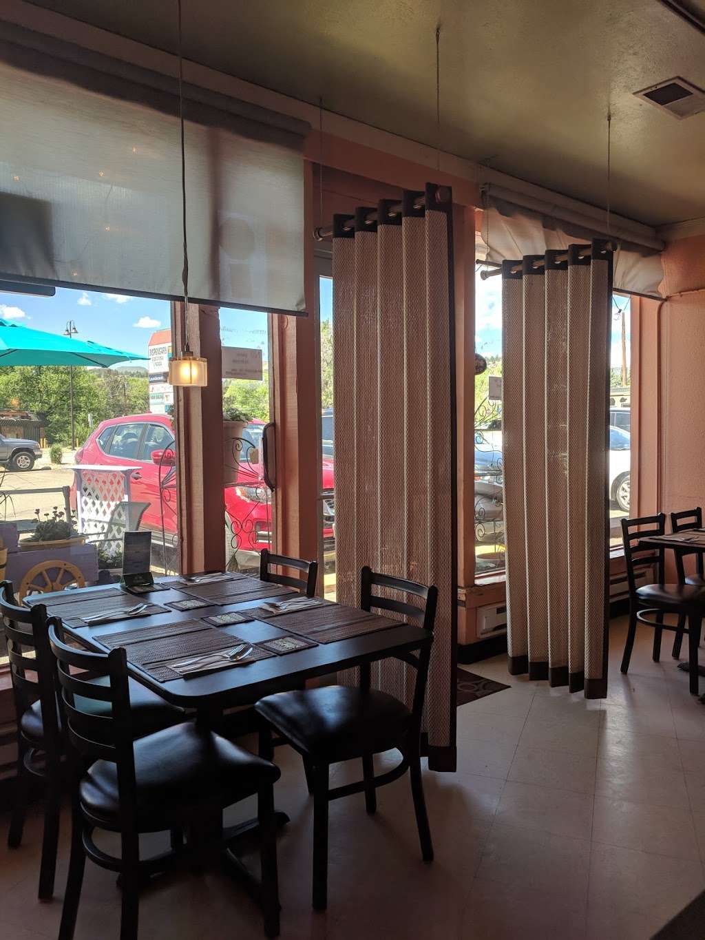 Julies Thai Kitchen | 138 Main St, Lyons, CO 80540, USA | Phone: (303) 823-2327