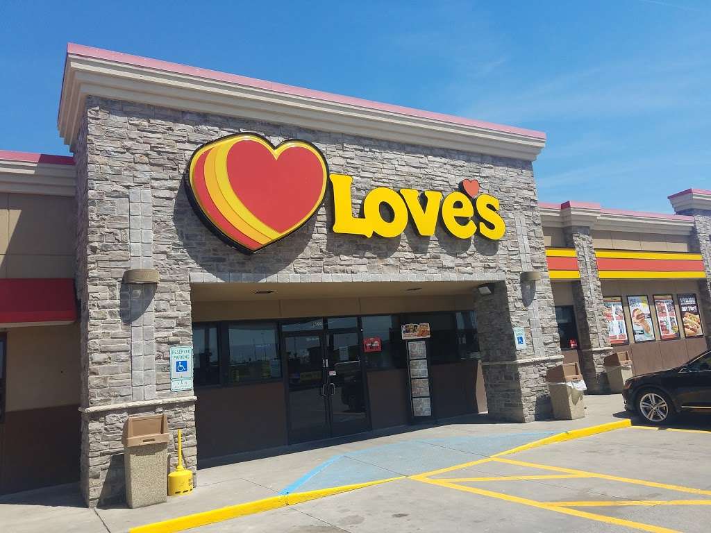 Loves Travel Stop | 2500 S, I-45, Hutchins, TX 75141, USA | Phone: (972) 225-3560