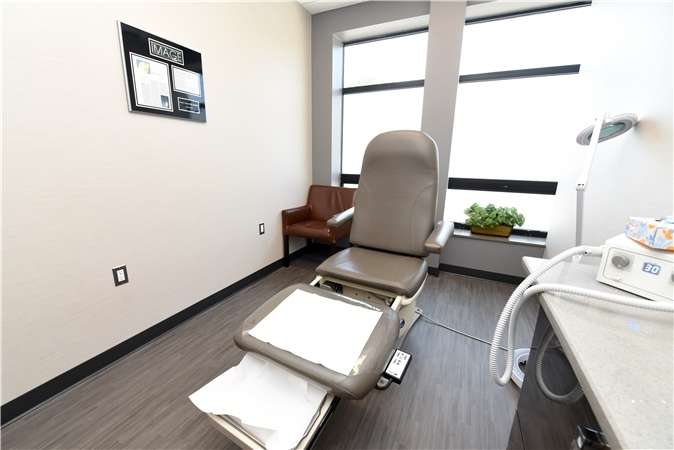 Pedram A. Hendizadeh, DPM, FACFAS | 2110 Northern Blvd 208, Manhasset, NY 11030 | Phone: (516) 869-3300