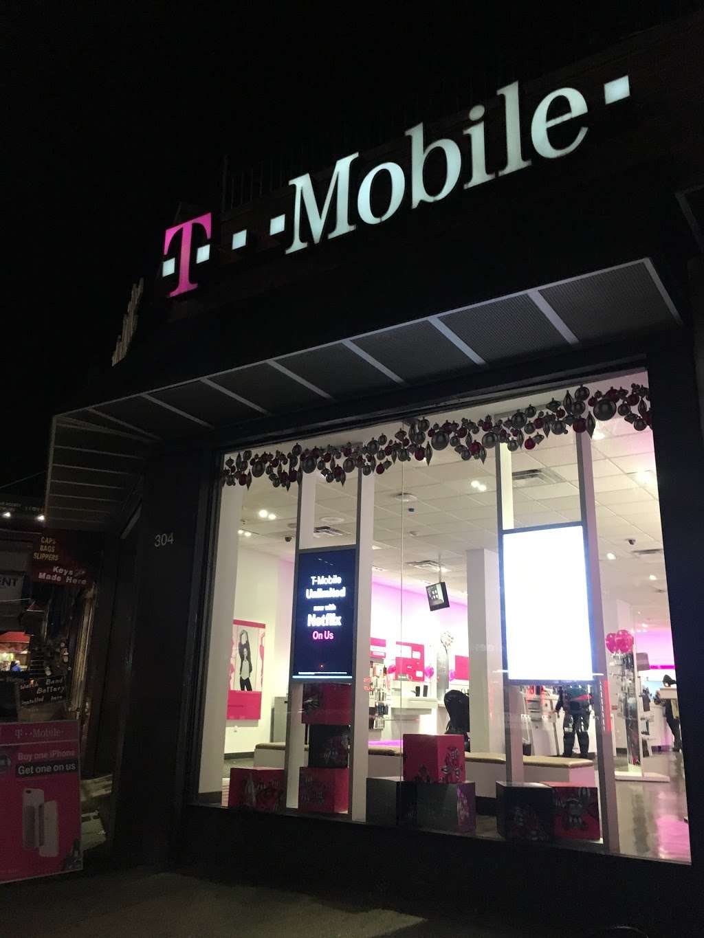 T-Mobile | 304 Flatbush Ave, Brooklyn, NY 11238 | Phone: (718) 230-7682