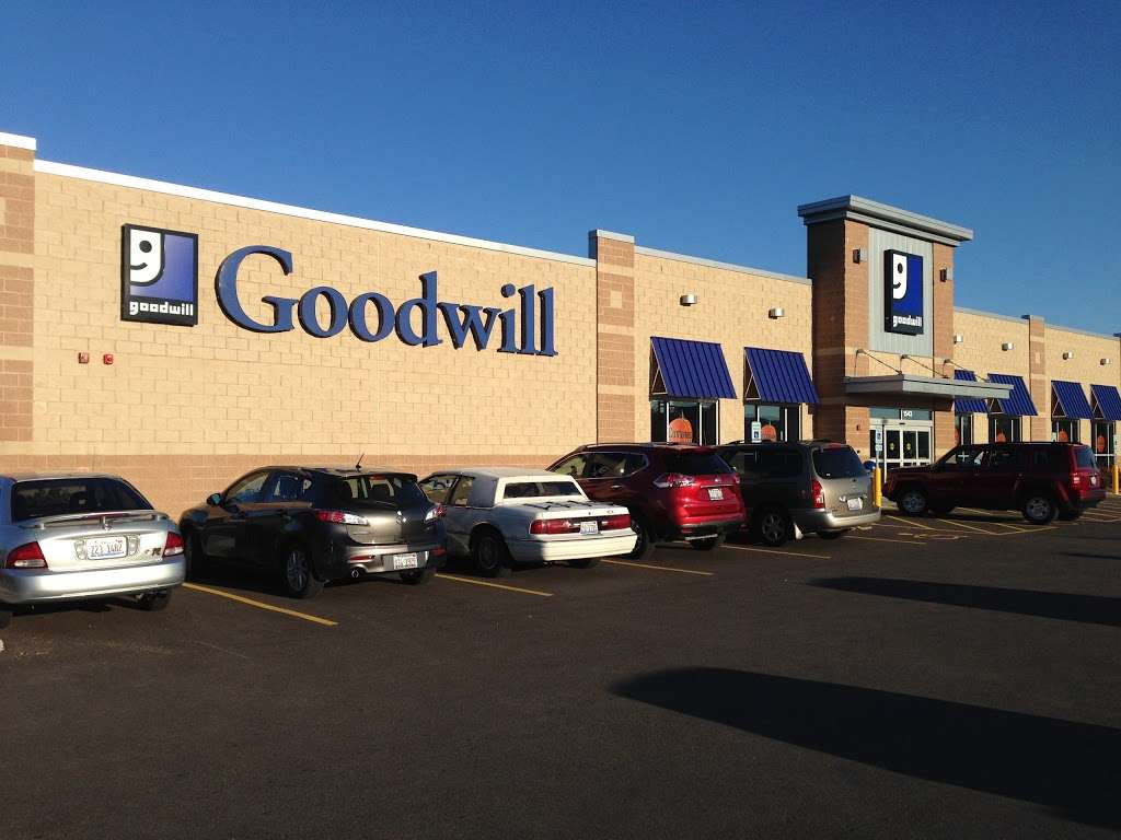 Goodwill Store & Donation Center | 1543 Mesa Ln, Aurora, IL 60502 | Phone: (630) 631-5818