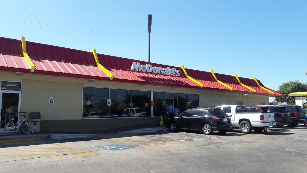 McDonalds | 102 S WW White Rd, San Antonio, TX 78219, USA | Phone: (210) 337-4571