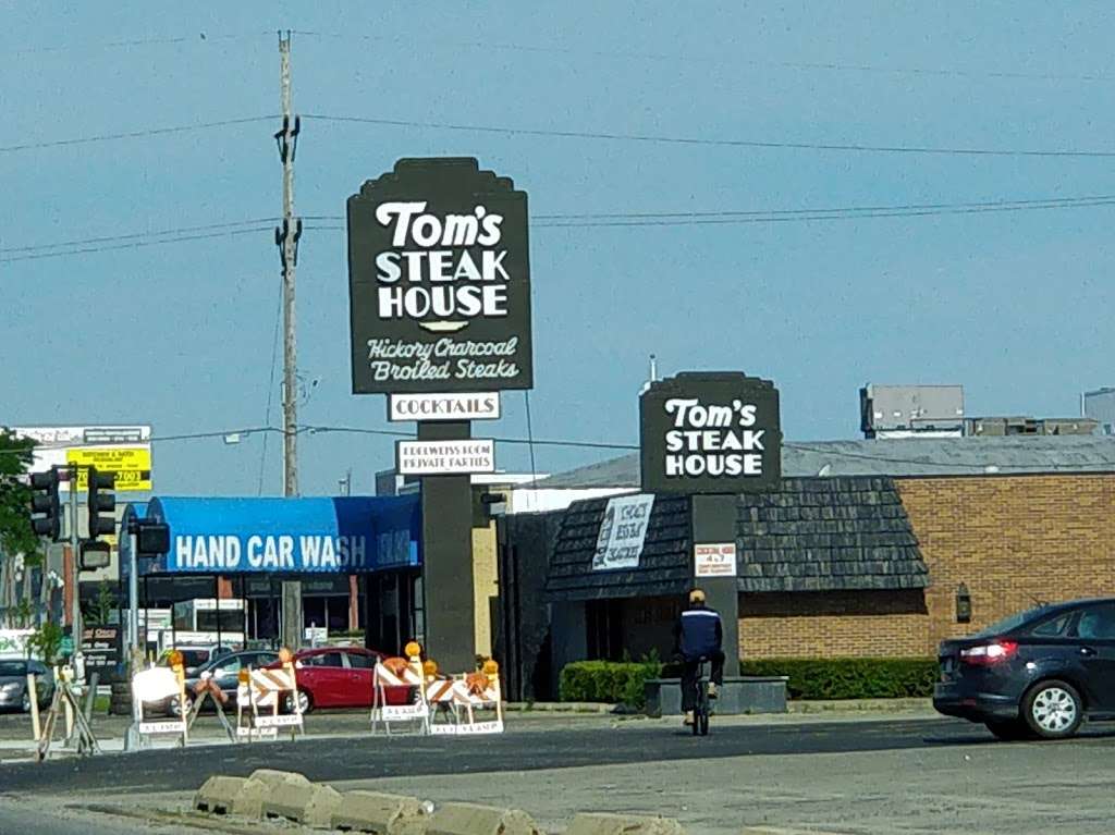 Toms Steak House | 1901 W North Ave, Melrose Park, IL 60160 | Phone: (708) 345-2766