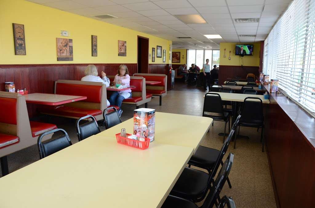 Nicks Restaurant | 2130 Broadway St, Anderson, IN 46012, USA | Phone: (765) 642-8066