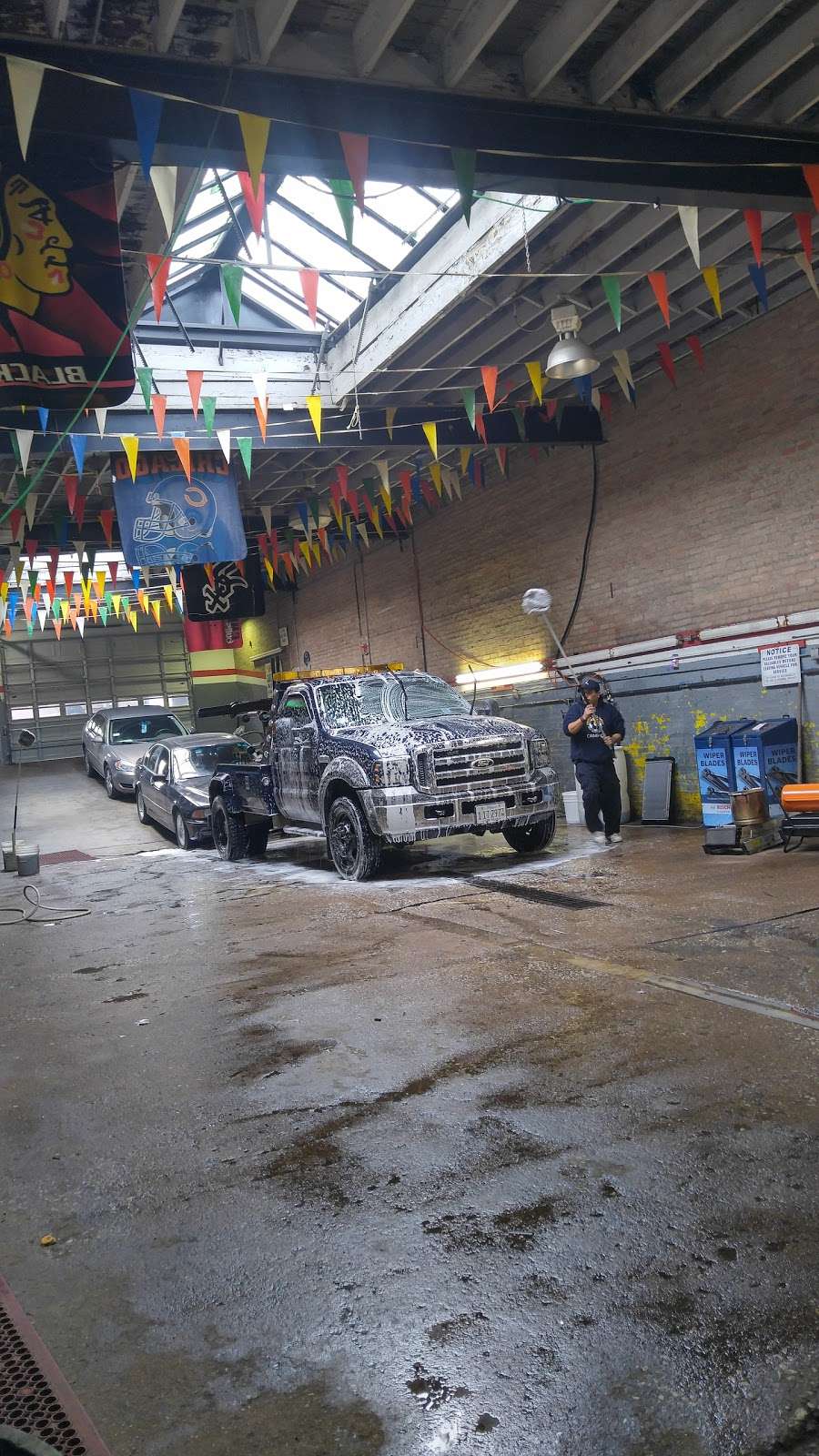 Chicago 1 Hand Car Wash | 9641 S Ewing Ave, Chicago, IL 60617, USA | Phone: (773) 437-3339