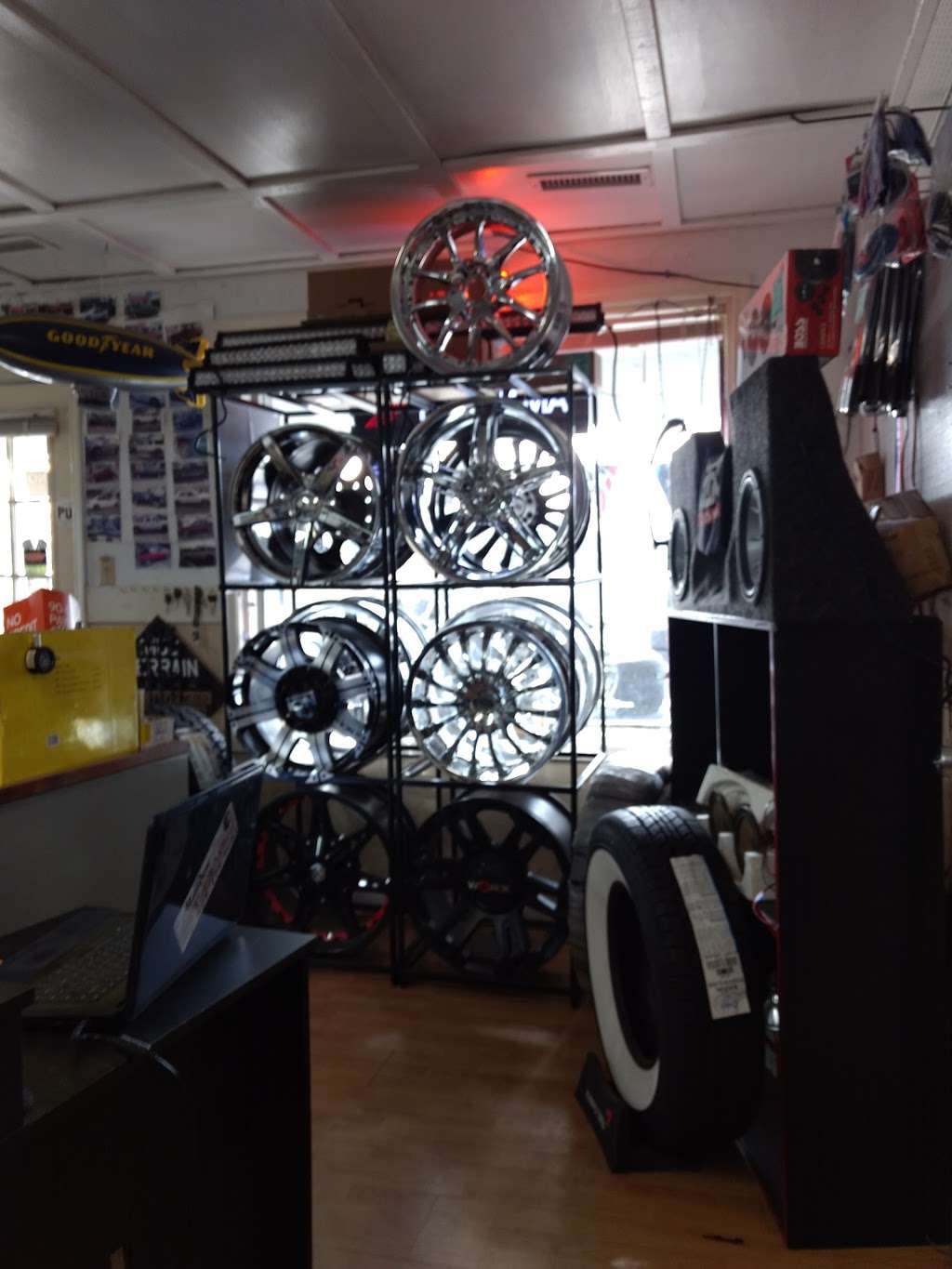 Maiden Tire And Wheel | 13 N Carolina Ave, Maiden, NC 28650, USA | Phone: (828) 428-8681