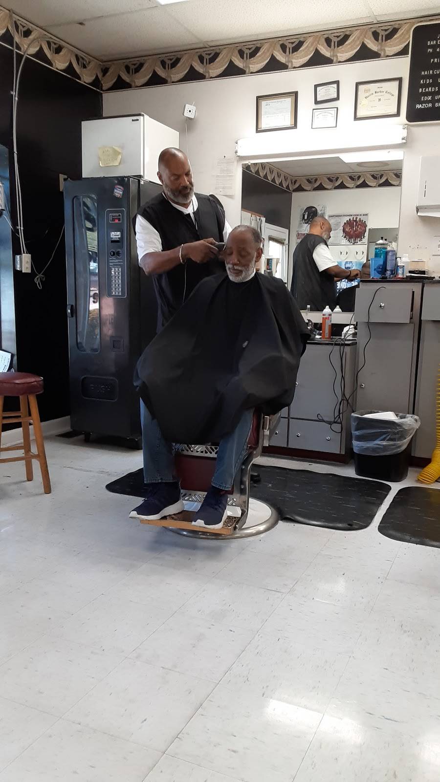J & S Barber Shop | 2720 Chapel Hill Rd STE F, Durham, NC 27707, USA | Phone: (919) 403-8800