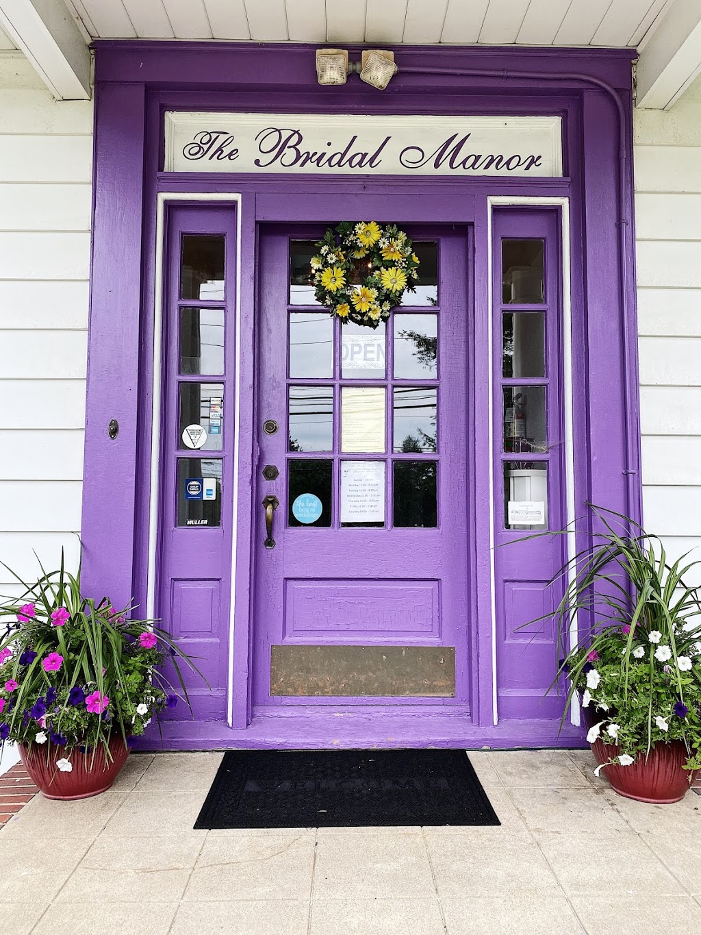 The Bridal Manor | 587 Delsea Dr, Sewell, NJ 08080, USA | Phone: (856) 582-1422