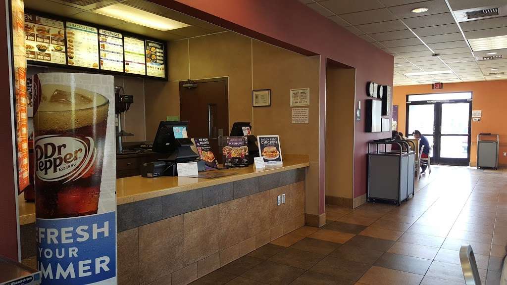 Jack in the Box | 912 N Azusa Ave, Covina, CA 91722 | Phone: (626) 331-8301