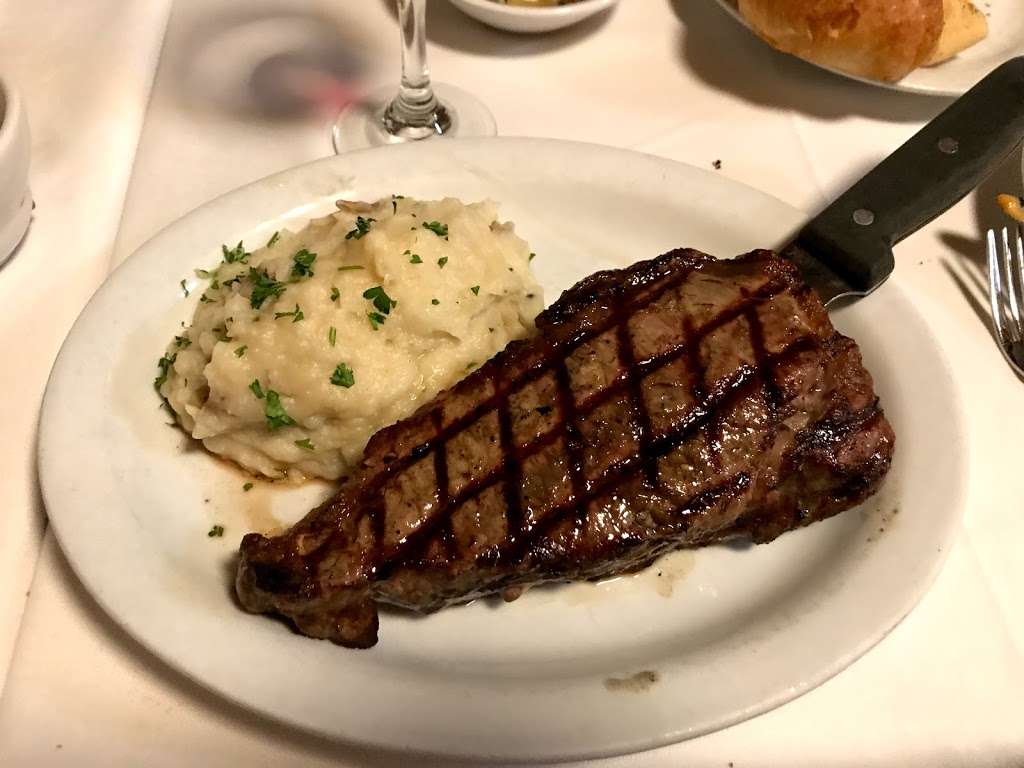 Schlesingers Steak House | 475 Temple Hill Rd, New Windsor, NY 12553, USA | Phone: (845) 561-1762