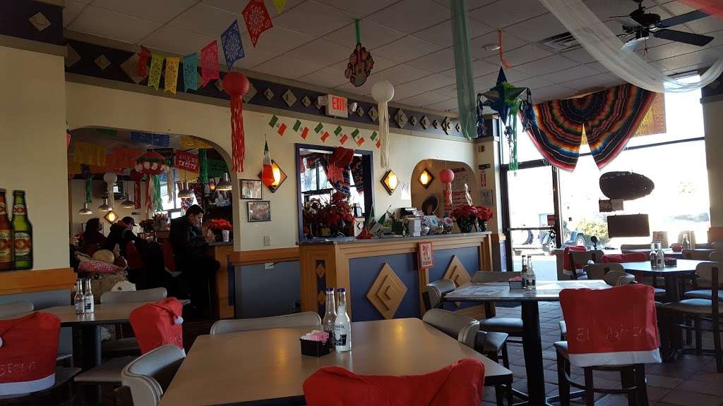 El Azteca Restaurant | 335 Newport Ave, Rumford, RI 02916, USA | Phone: (401) 228-7552