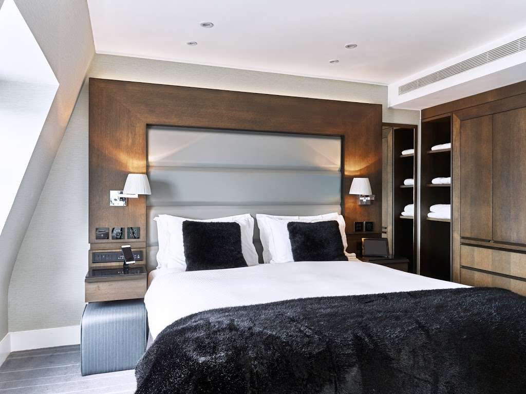 Eccleston Square Hotel | 37 Eccleston Square, Pimlico, London SW1V 1PB, UK | Phone: 020 3281 8918