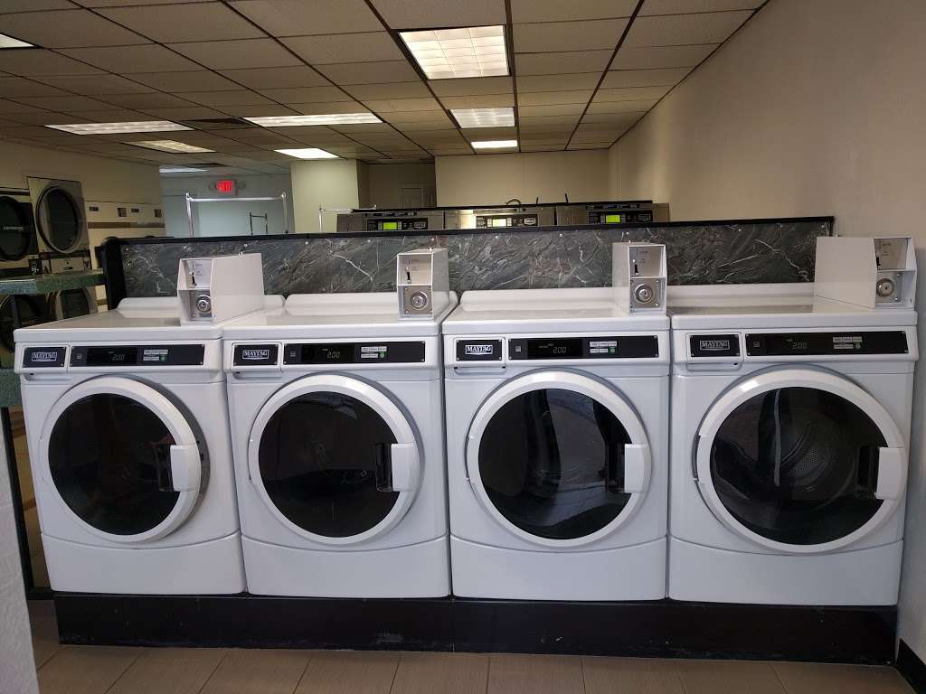 Meadows Coin Laundromat | 10615 Northwestern Ave, Franksville, WI 53126, USA | Phone: (262) 835-2000