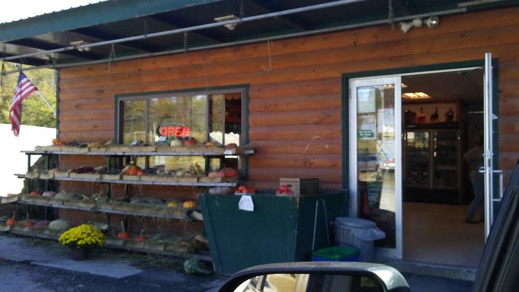 Cavages Country Farm Market | 1203 Roosevelt Hwy, Waymart, PA 18472, USA | Phone: (570) 251-7709