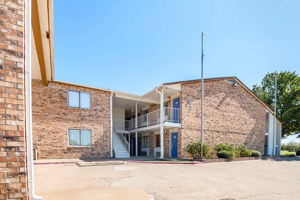 Motel 6 Dallas - Red Oak | 202 South, I-35E, Red Oak, TX 75154, USA | Phone: (972) 617-3501