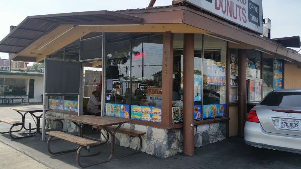 Mrs Chapmans Angel Food Donut | 3657 Santa Fe Ave, Long Beach, CA 90810, USA | Phone: (562) 424-4244