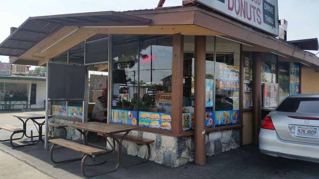 Mrs Chapmans Angel Food Donut | 3657 Santa Fe Ave, Long Beach, CA 90810 | Phone: (562) 424-4244