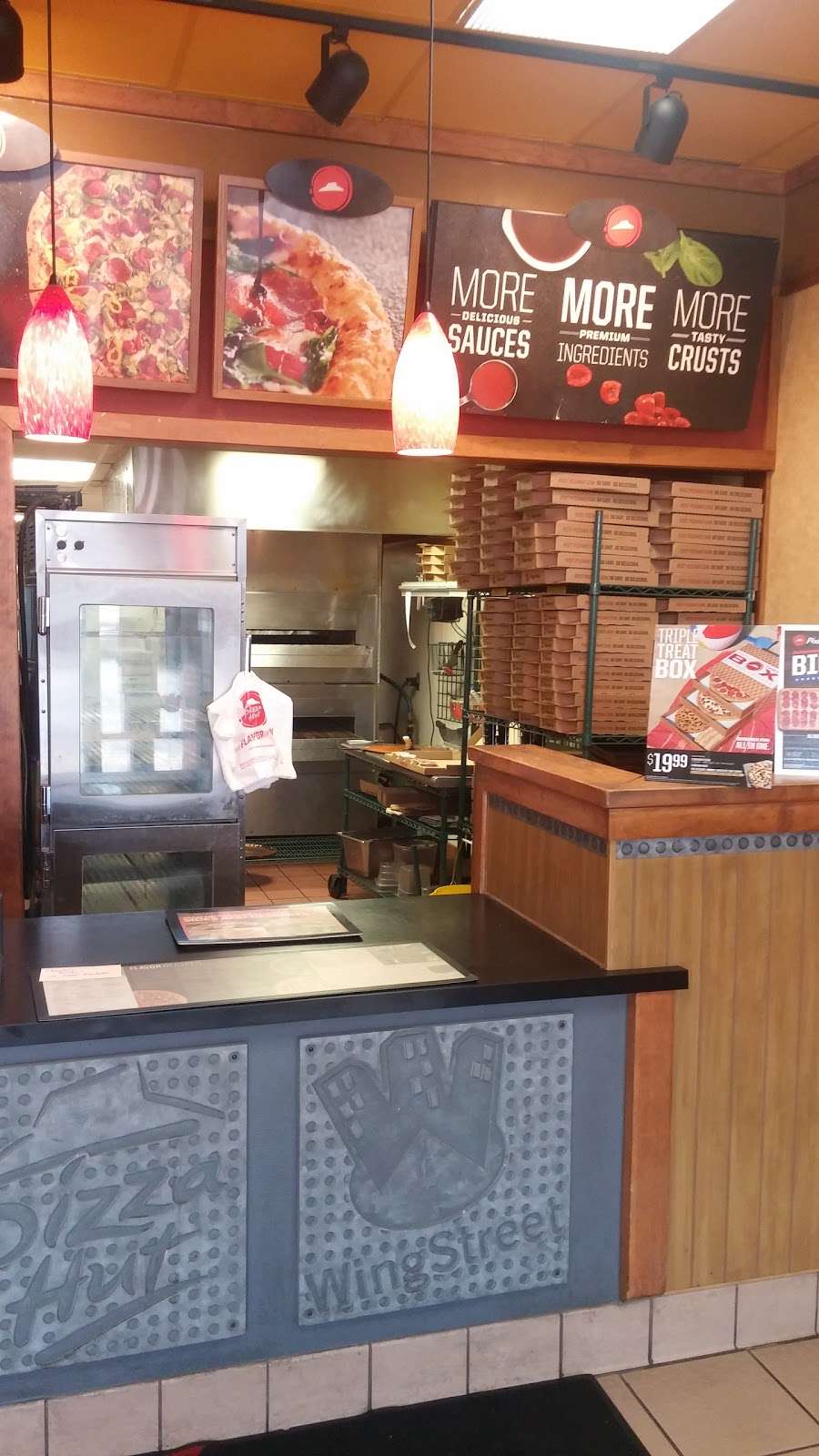 Pizza Hut | 40955 Merchants Ln Unit 5, Leonardtown, MD 20650, USA | Phone: (301) 475-2700