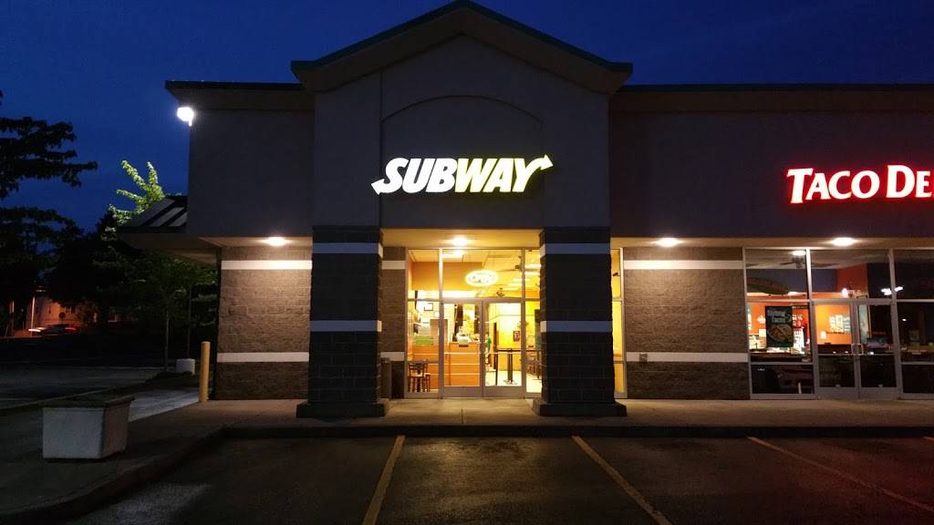 Subway | 17455 SW Farmington Rd, Aloha, OR 97007, USA | Phone: (503) 642-1433