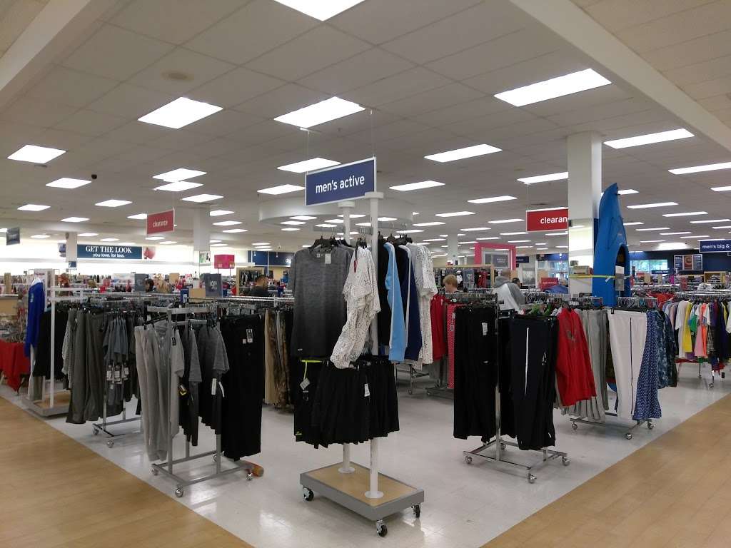 Marshalls | 1701 N Victory Pl, Burbank, CA 91504, USA | Phone: (818) 729-9007