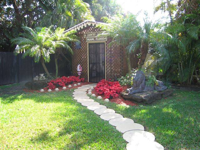 A Country Cat House | 12006 SW 64th St, Miami, FL 33183, USA | Phone: (305) 279-9770