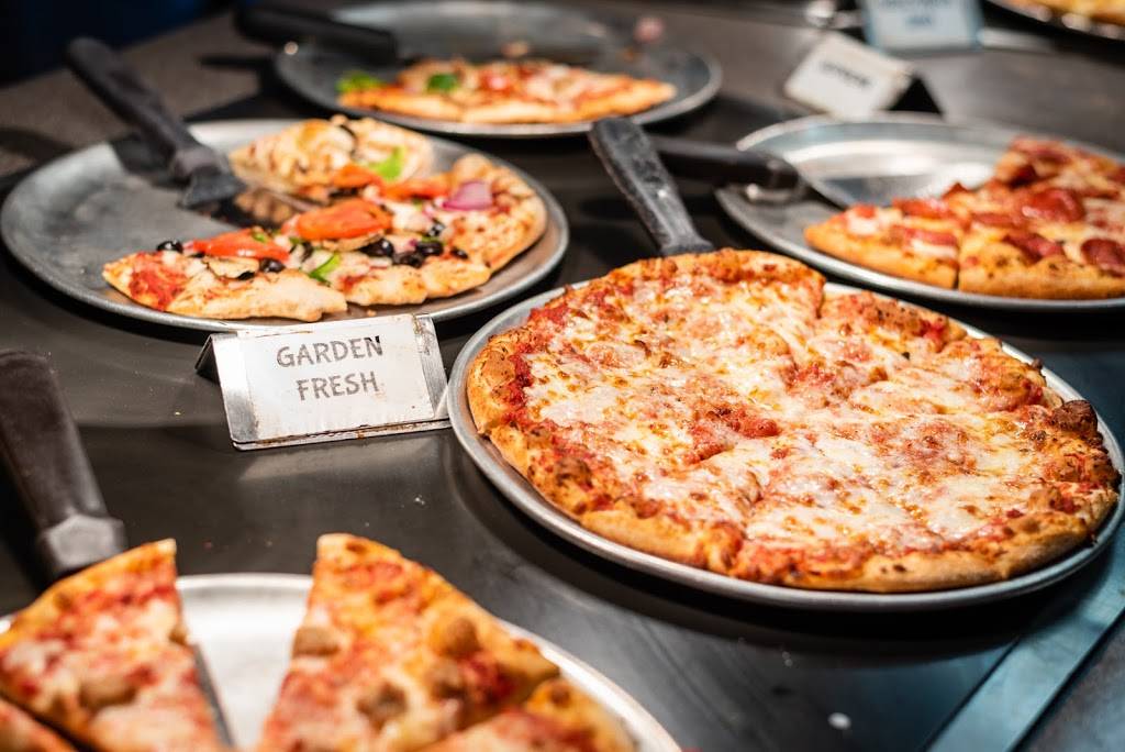 Pizza Crafters | N56W15560 Silver Spring Dr, Menomonee Falls, WI 53051, USA | Phone: (262) 781-9400