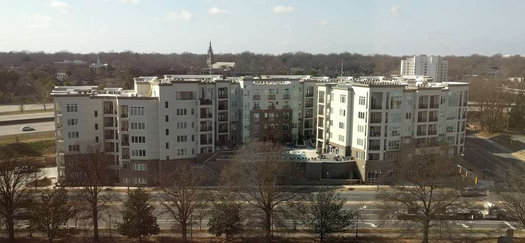 Presley Uptown Apartments | 900 E Stonewall St, Charlotte, NC 28204, USA | Phone: (980) 335-0152