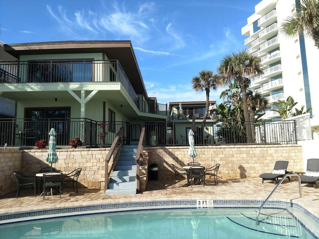 Micks Beach Hideaway | 2009 S Atlantic Ave, Daytona Beach Shores, FL 32118, USA | Phone: (386) 679-9333