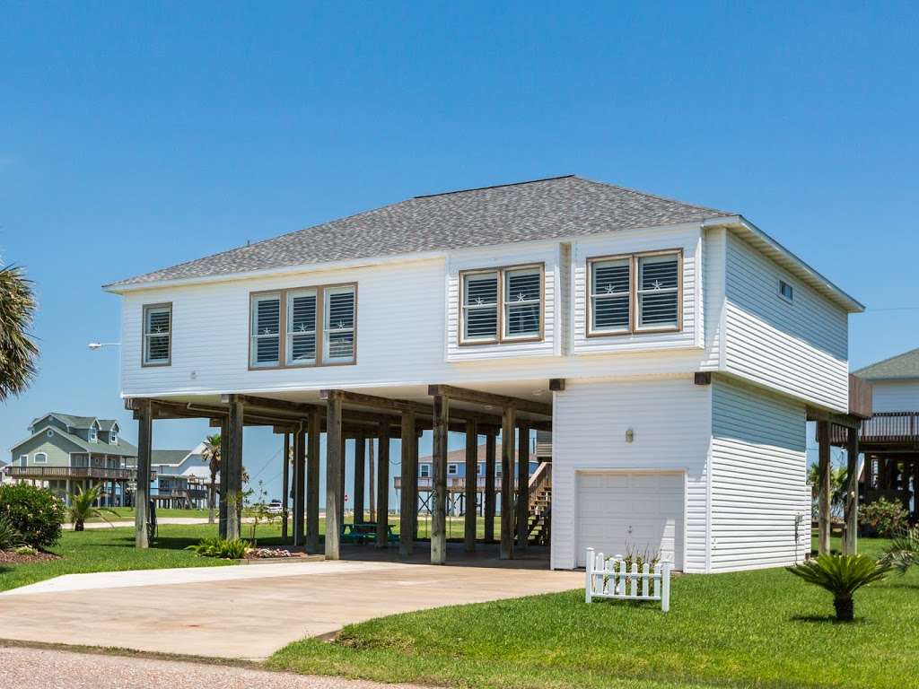 Captains Quarters Beach Vacation Rental | 12934 Buccaneer Pkwy, Freeport, TX 77541, USA | Phone: (979) 799-6970