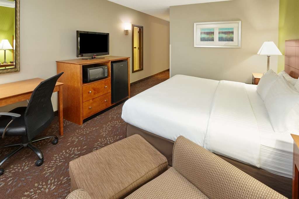 Holiday Inn Chicago Matteson Conf Ctr | 500 Holiday Plaza Dr, Matteson, IL 60443, USA | Phone: (708) 747-3500