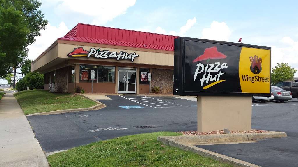 Pizza Hut | 2440 N Cherry Rd, Rock Hill, SC 29732, USA | Phone: (803) 366-6151