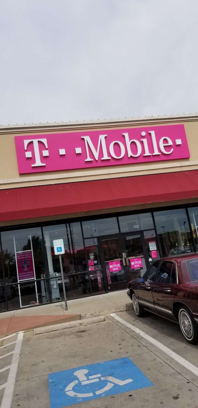 T-Mobile | 6751 Abrams Rd #132, Dallas, TX 75231, USA | Phone: (214) 503-8972