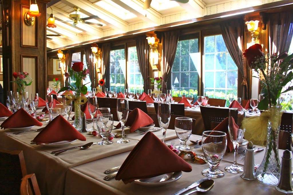 Saddleback Inn | 300 CA-173, Lake Arrowhead, CA 92352, USA | Phone: (909) 336-3571