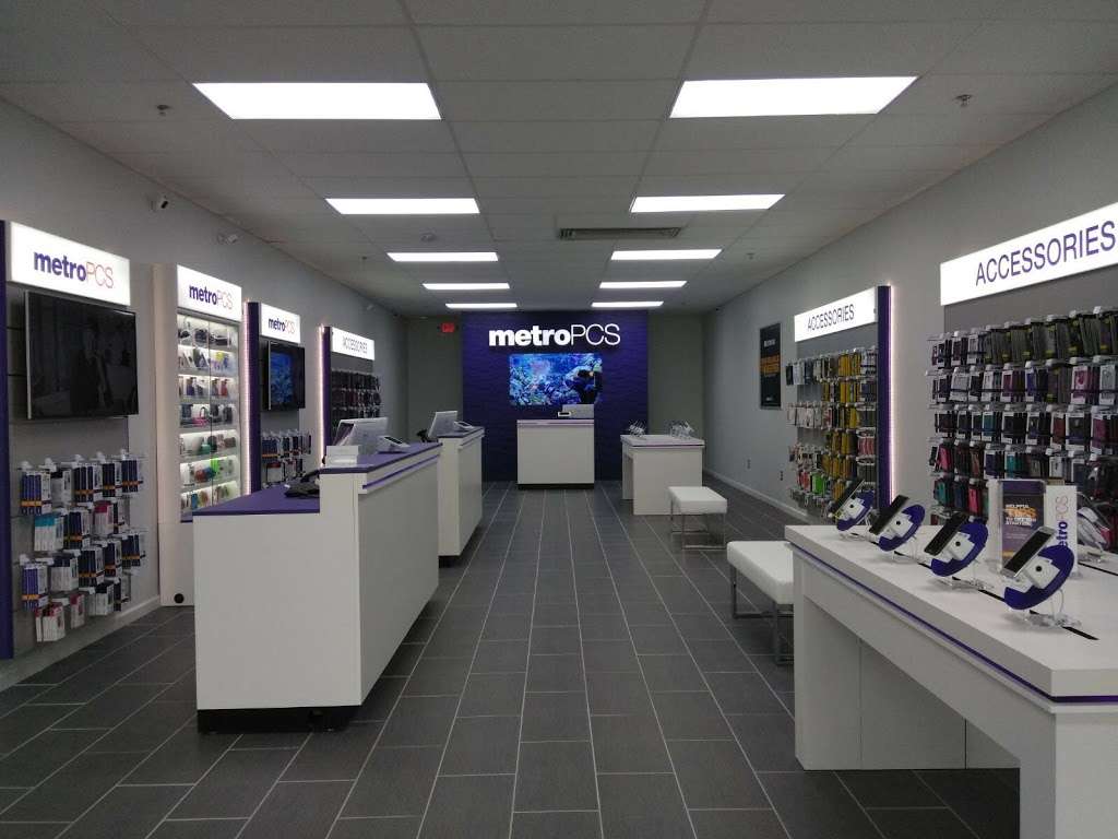 Metro by T-Mobile | 173 N Charles Richard Beall Blvd Ste 101, DeBary, FL 32713 | Phone: (386) 742-7111