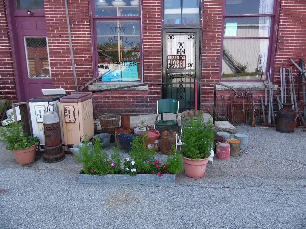 New Cumberland Antiques | 702 Massachusetts Ave, Upland, IN 46989, USA | Phone: (765) 506-1266